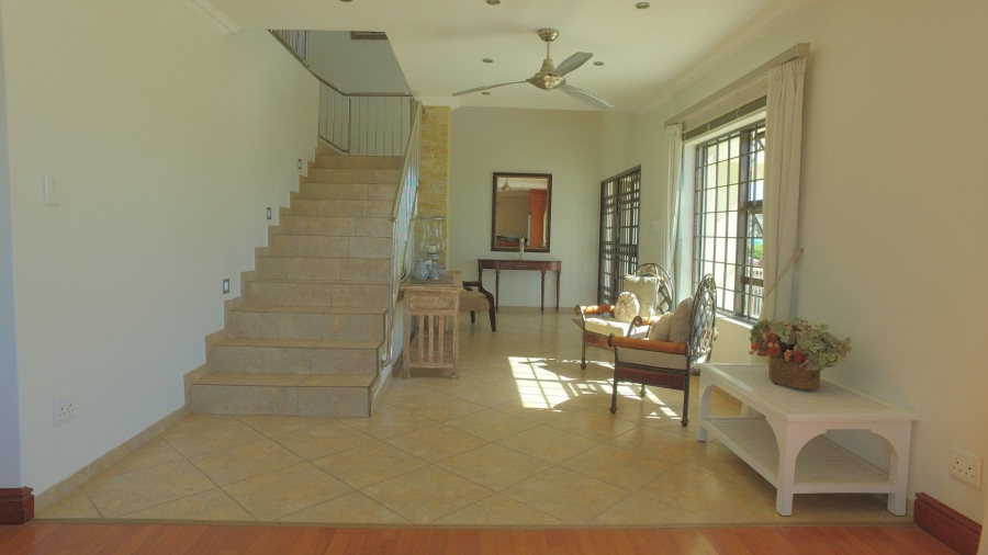 8 Bedroom Property for Sale in Wavecrest Eastern Cape